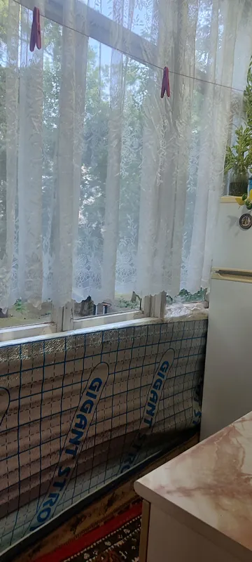продается 1 комнатная ,Феруза, 2 й этаж,Таксопарк 6