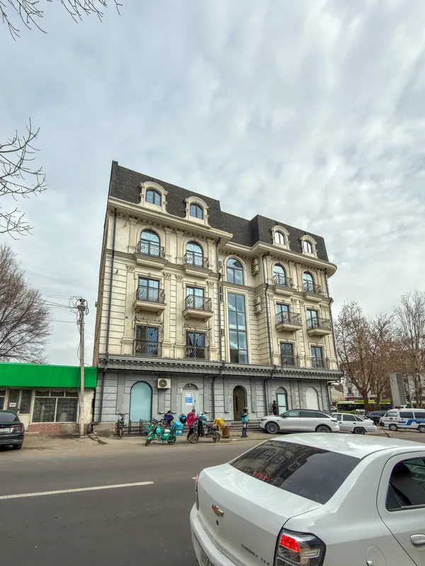 Продаётся 5-комнатная квартира, 163 м², 2/5, евроремонт Продаётся 5-комнатная квартира, 163 м², 2/5, евроремонт