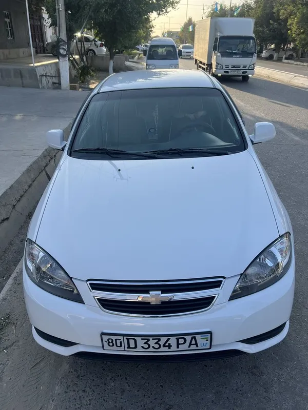 Lacetti 2019 rangi oq holati juda yaxshi kraskasi yoq toza mashina…….. 3 Lacetti 2019 rangi oq holati juda yaxshi kraskasi yoq toza mashina…….. 3