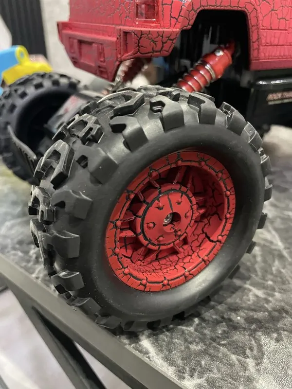 Masofadan boshqariladigan Monster Truck o'yinchoq mashina (RC Car) 5 Masofadan boshqariladigan Monster Truck o'yinchoq mashina (RC Car) 5
