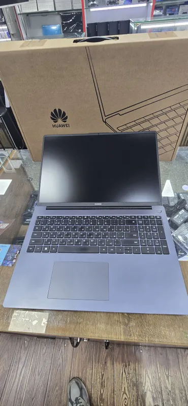 HUAWEI MateBook D 16 (MCLG-X)