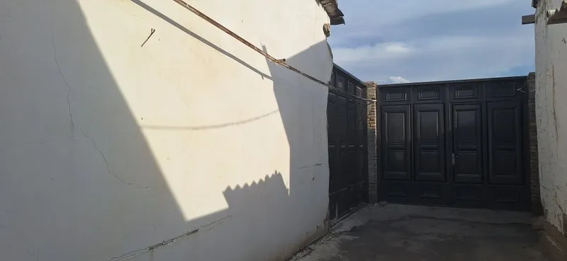 Eskishahar Mirsaid Bahrom ko'chasida hovli sotiladi