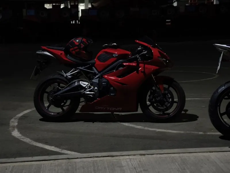 Мотоцикл Triumph Daytona 1 Мотоцикл Triumph Daytona 1