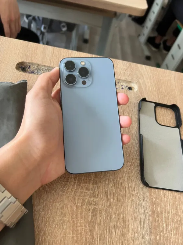 iPhone 13 Pro Blue срочно сотилади