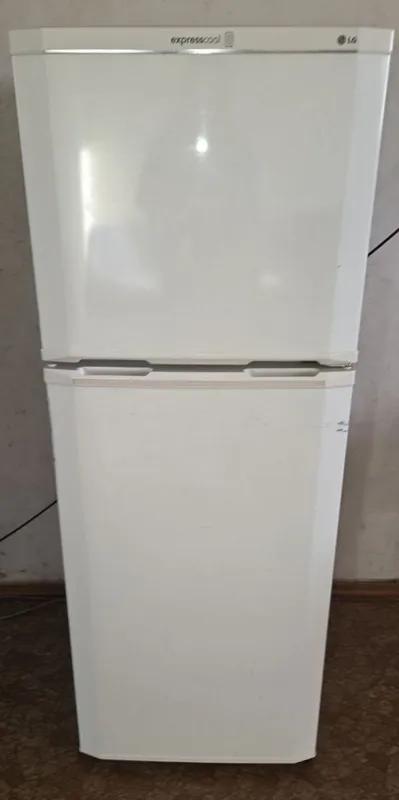 LG muzlatgich sotiladi, holati o‘rtacha 1