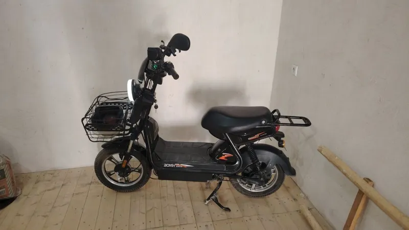 Skuter borvi model