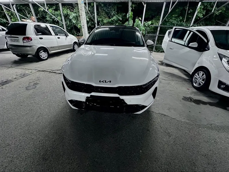 Kia K5 белый Жемчуг 2.0л Турбина