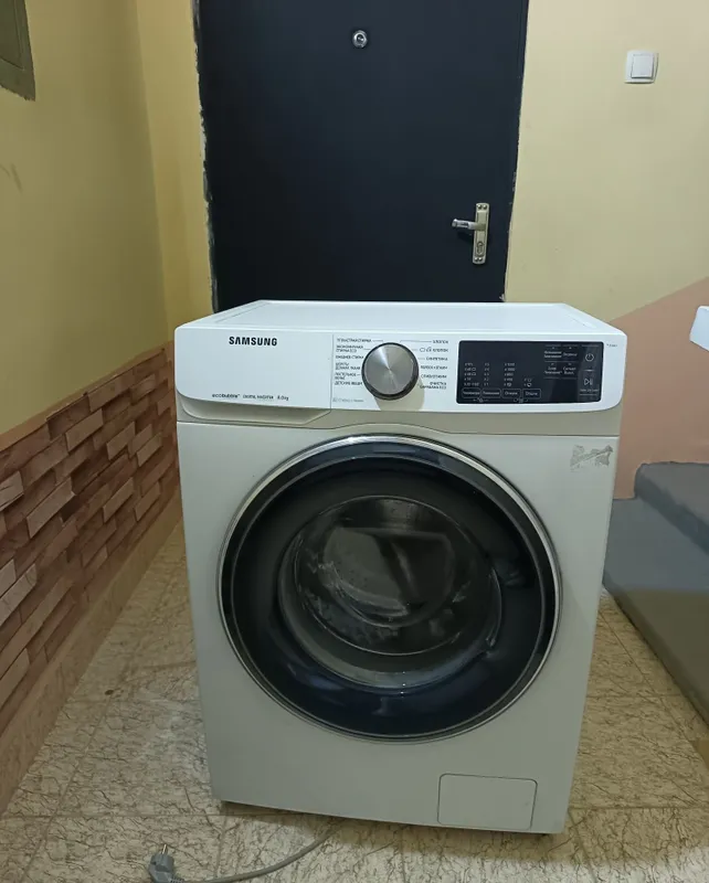 Продаётся автоматическая стиральная машина Samsung, 8 кг. Работает хорошо 2