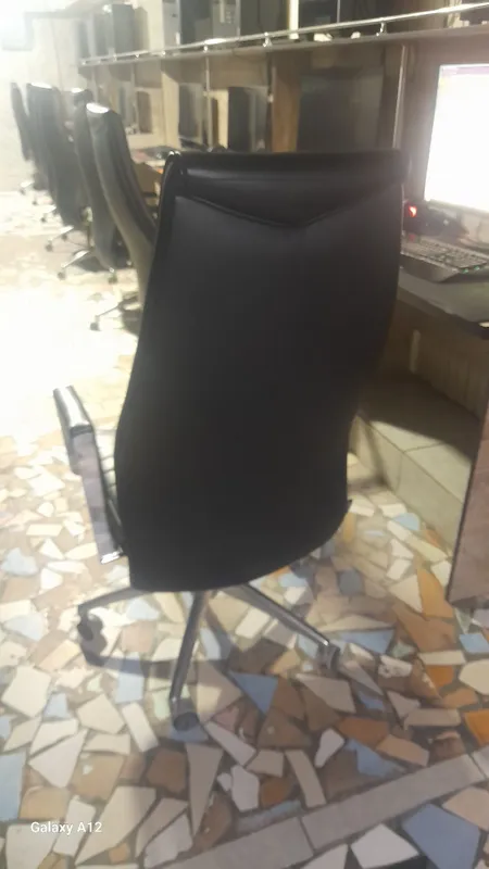 Продам игровые кресла 1 Продам игровые кресла 1