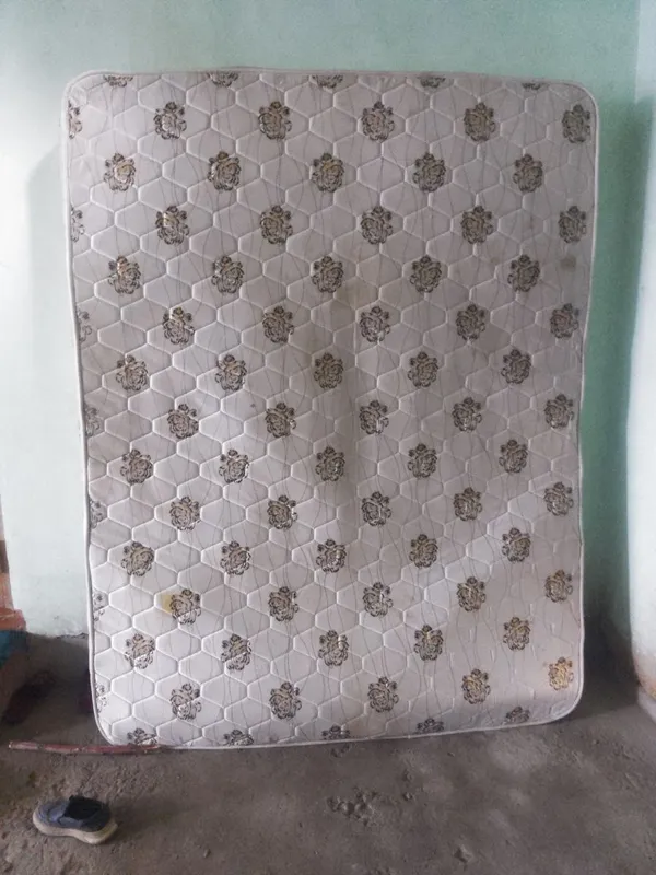 Matras sotiladi buyi 220 eni 170 — фото 1