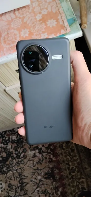 Poco F7 Ultra 12/256 9 Poco F7 Ultra 12/256 9