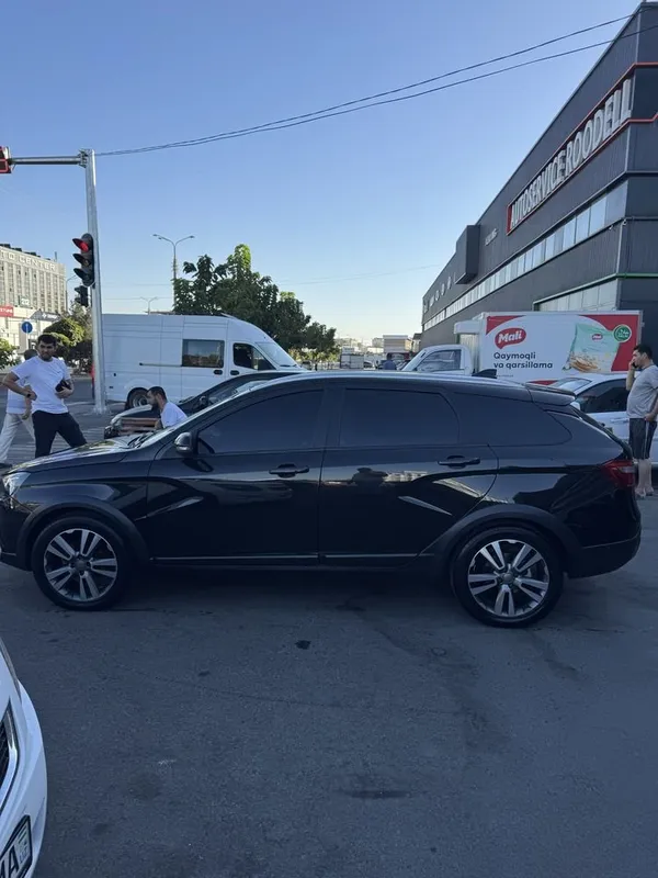 Lada Vesta SW CROSS 2018 год, двигатель 1.8 4 Lada Vesta SW CROSS 2018 год, двигатель 1.8 4