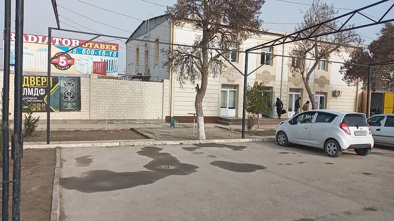 аренда здания 2 этаж в городе Бухаре аренда здания 2 этаж в городе Бухаре