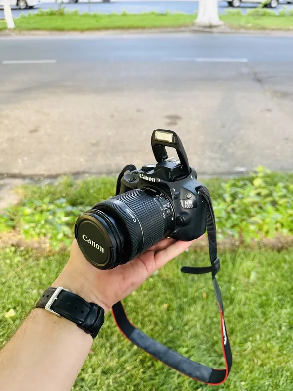 Foto va video uchun Canon EOS 100D, sensorli ekran 1 Foto va video uchun Canon EOS 100D, sensorli ekran 1