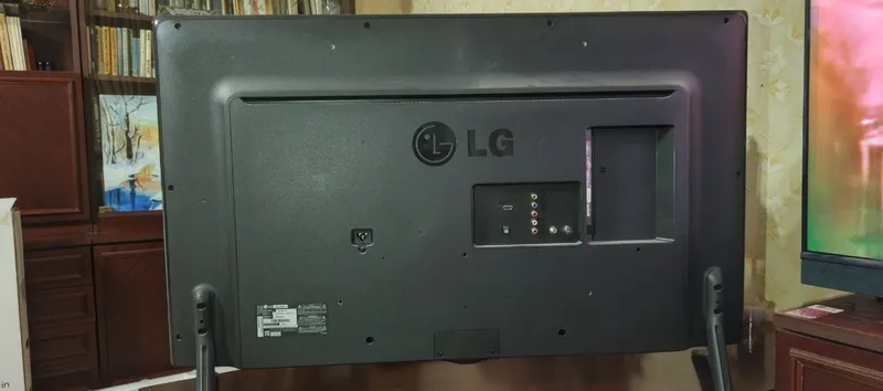 Телевизор LG 42' — фото 2