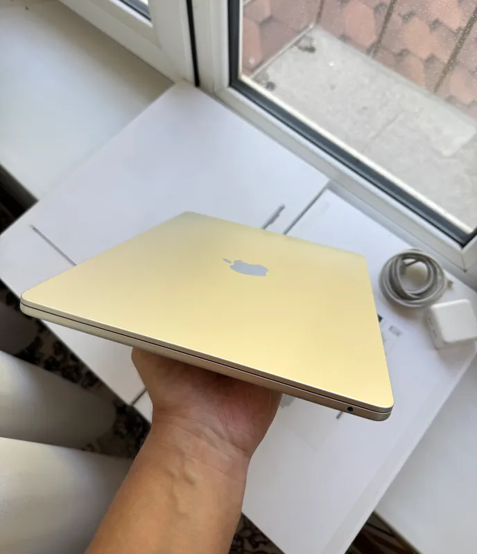 MacBook Air M2 15-inch 8/512GB Silver 4 MacBook Air M2 15-inch 8/512GB Silver 4