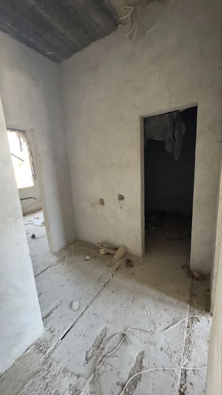 Ikki qavatli 6 soxli hovli sotiladi 8 Ikki qavatli 6 soxli hovli sotiladi 8