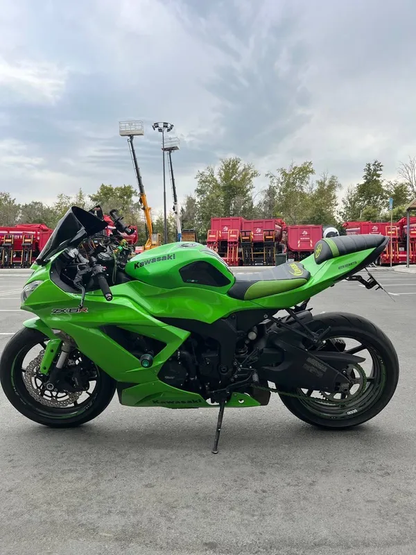 Kawasaki ZX-6R. 7