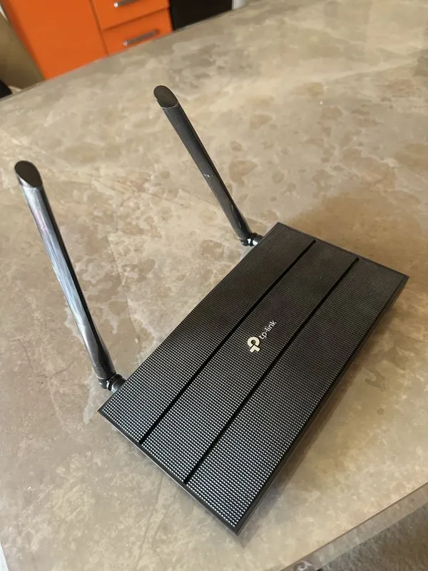 Wi-fe router sotilladi 1