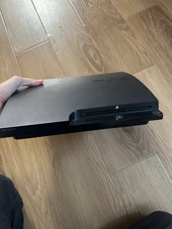 Ps3 Slim 500gb. 4 пульта + игры 4 Ps3 Slim 500gb. 4 пульта + игры 4