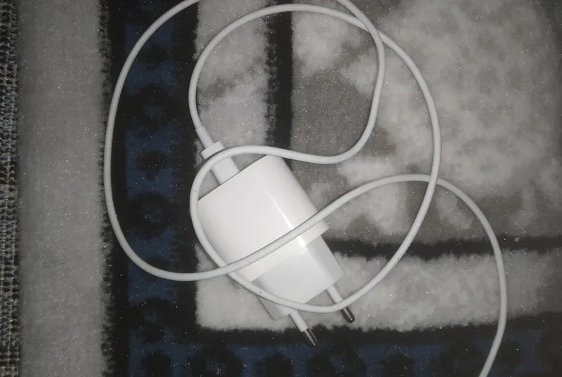 iPhone zaryadka holati ideal 1