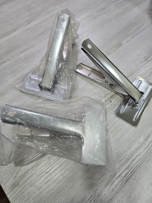 Клипсы, держатель, кискич, зажим 2 Клипсы, держатель, кискич, зажим 2