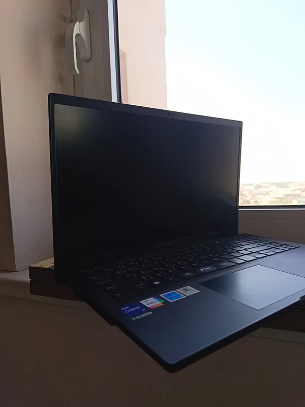 Asus Expertbook 36/1TB Core i7 14th gen Asus Expertbook 36/1TB Core i7 14th gen