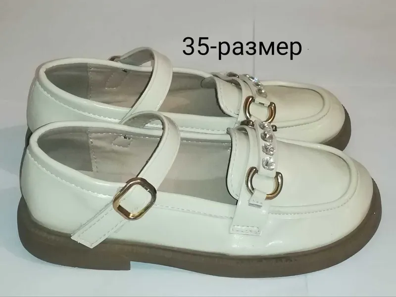 продается детская обувь