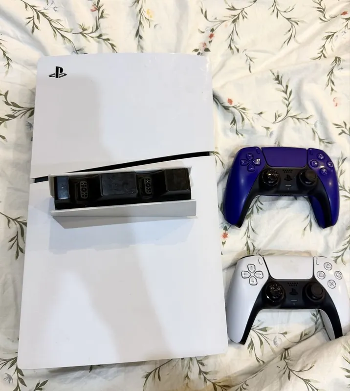 PlayStation 5 (с дисководом) PlayStation 5 (с дисководом)