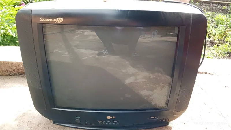 Televizorlar lg, solyaniya,roison va jinlipu hammasi ishlaydi tiniq