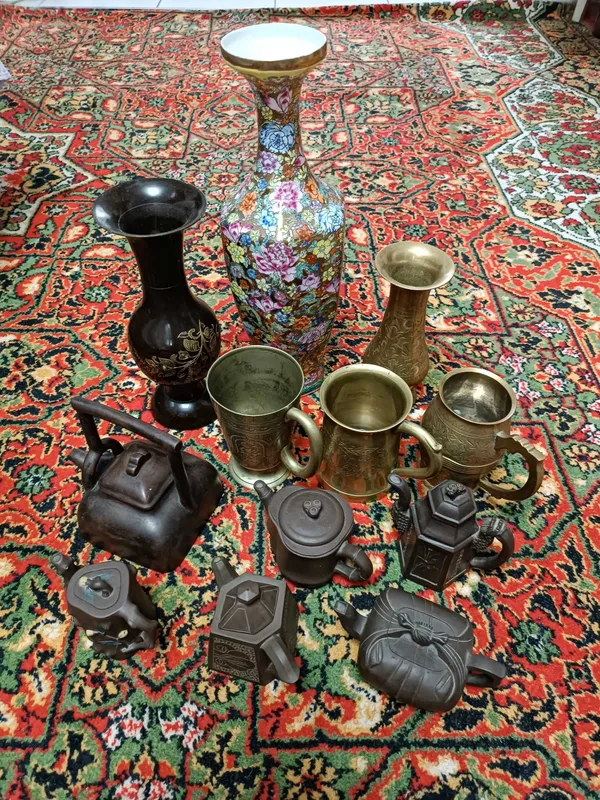 Бокалы пивные, графин и китайская посуда продам