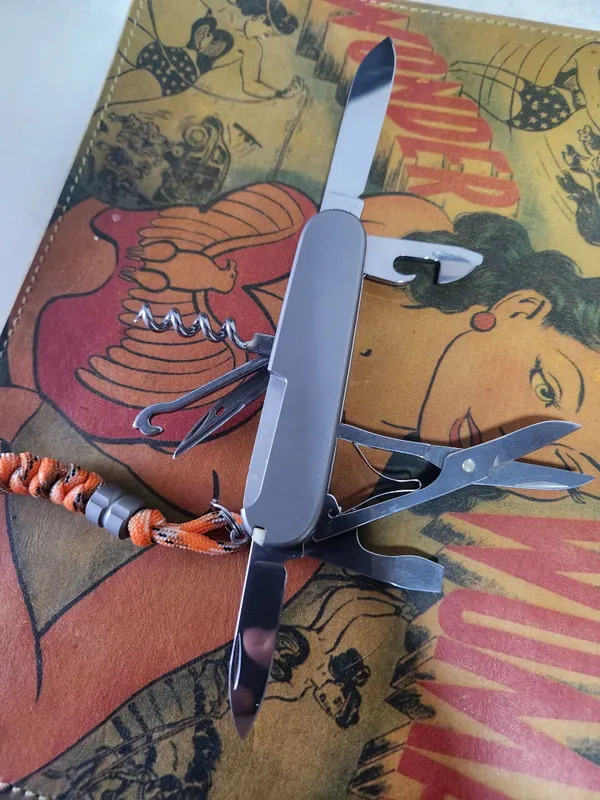 Victorinox Climber с титановыми накладками и чехлом 3 Victorinox Climber с титановыми накладками и чехлом 3