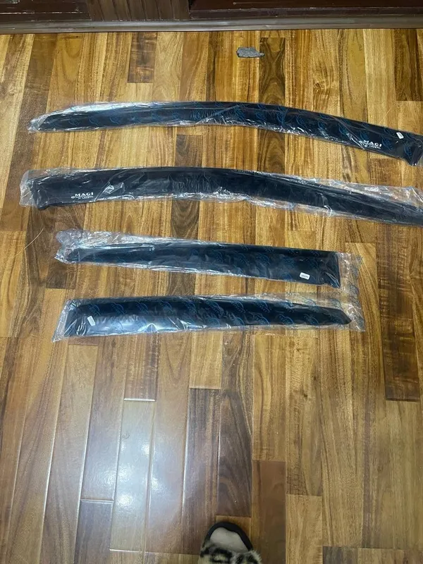Продаётся дождевик и полик для ласетти