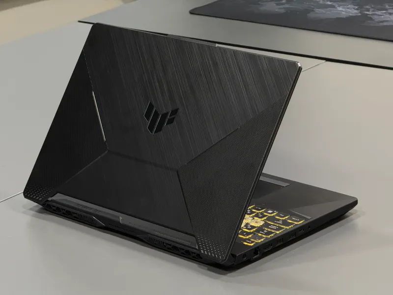 Kuchli notebook Taf Gaming F15, i7 11800, RTX3060 5