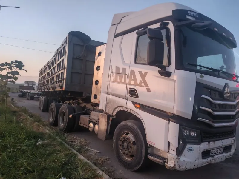 Тягач Howo - Max 4 Тягач Howo - Max 4