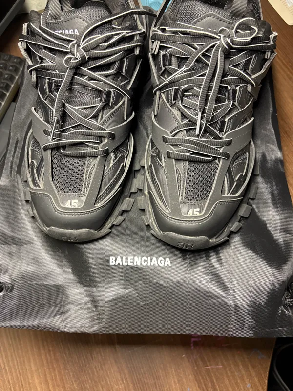 Balenciaga Track Trainer Triple black 1 2 Balenciaga Track Trainer Triple black 1 2