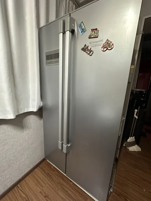 Холодильник Hotpoint Ariston 1
