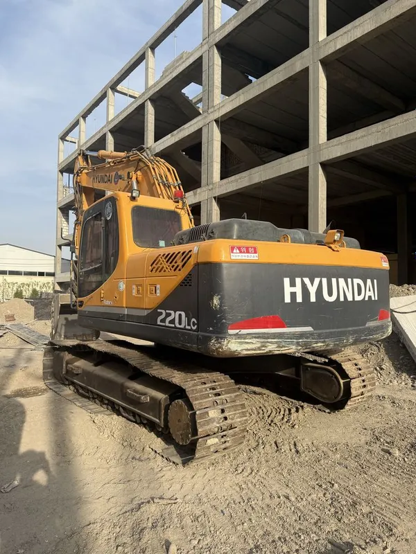 Продается HYUNDAI R220LC 2011год — фото 2