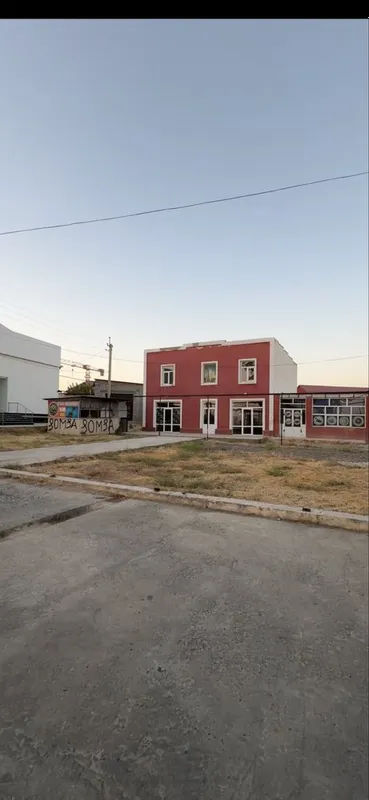Samarqand Payariqda katta yo’l ustida arzon narxda sotiladigan bino — фото 4