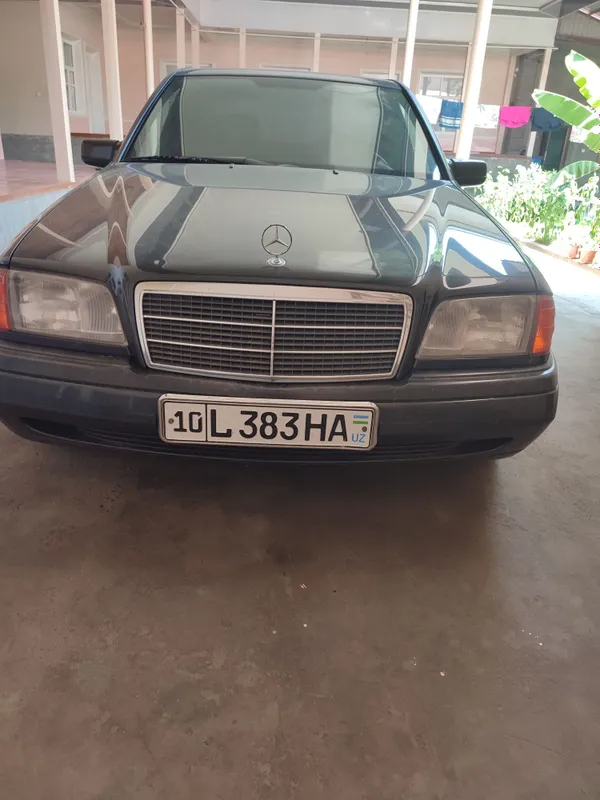 Mercedes-benz c180 2