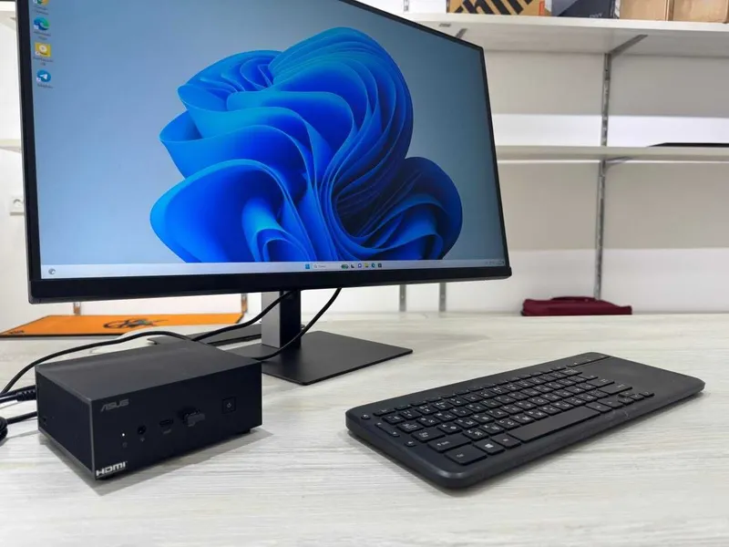 Asus Mini PC PN63-S1 Core i7-11370H, 16 GB operativ xotira, 512 GB SSD 2 Asus Mini PC PN63-S1 Core i7-11370H, 16 GB operativ xotira, 512 GB SSD 2