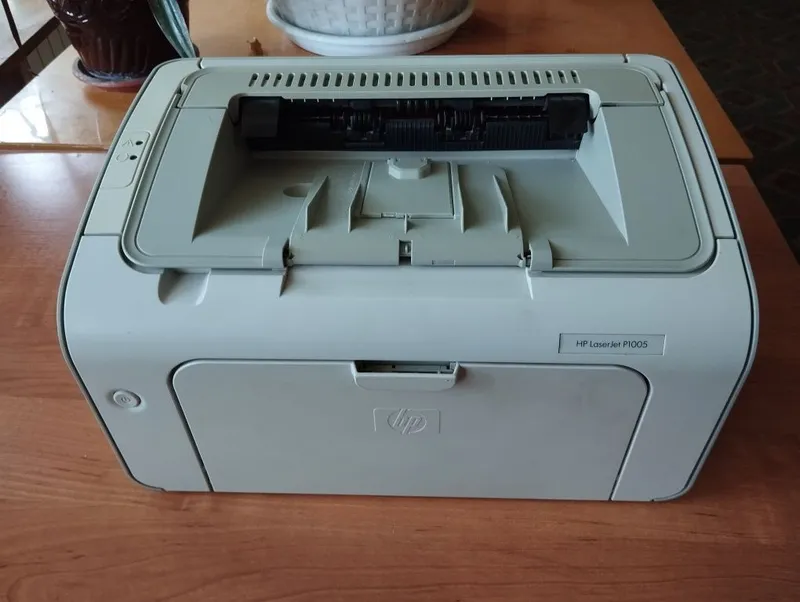 Принтер HP p1005 1