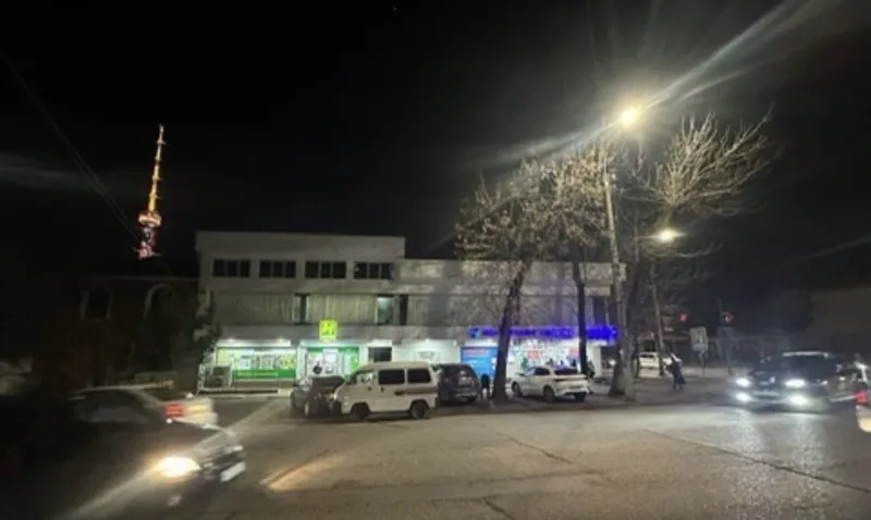 Продаётся 1 этаж часть здании 455 квм рядом с ТРЦ Малика 7 Продаётся 1 этаж часть здании 455 квм рядом с ТРЦ Малика 7