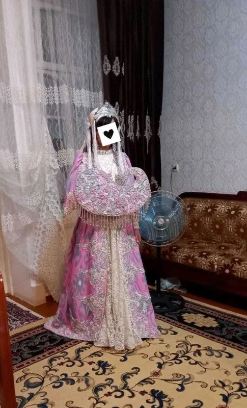 Розовый ансамбль адрас
