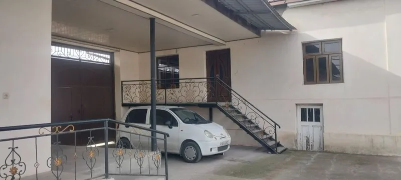 Hovli uy sotiladi 17 sotx