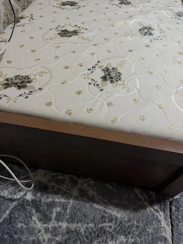 Продаю срочно кровать 3