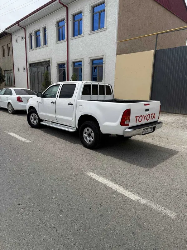 Hilux Totota холати яхши — фото 1