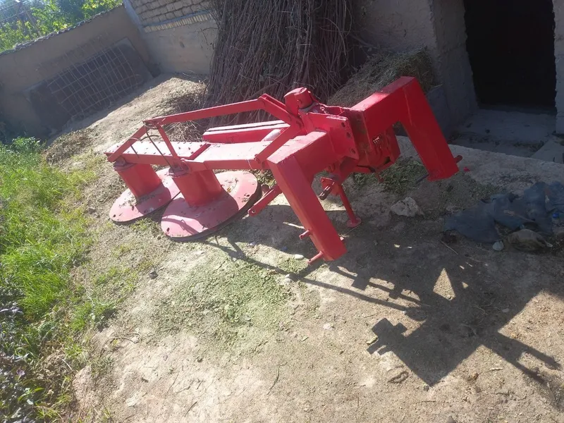 Traktor kosilkasi bilan 1