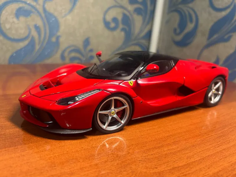 FERRARI коллекционная модель автомобиля 3