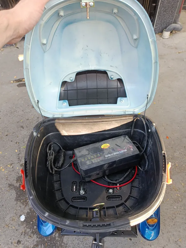 Tesla sukutir 4